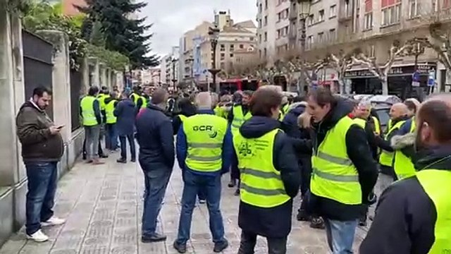 Nueva protesta agraria en Burgos frente a la Subdelegación de Gobierno