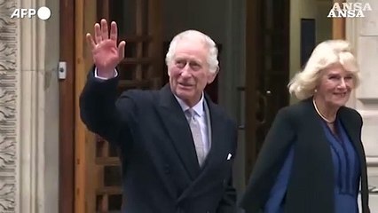 Carlo va a messa a piedi, "grazie per l'affetto"