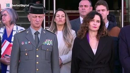 Gritos de "Marlaska dimisión" en minuto de silencio en Sol por la Guardia Civil