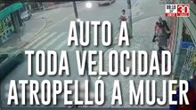 Impactante: auto atropelló a una mujer a toda velocidad y escapó