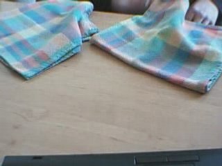 tour de magie exeptionnelle avec des bouchons !!!!!