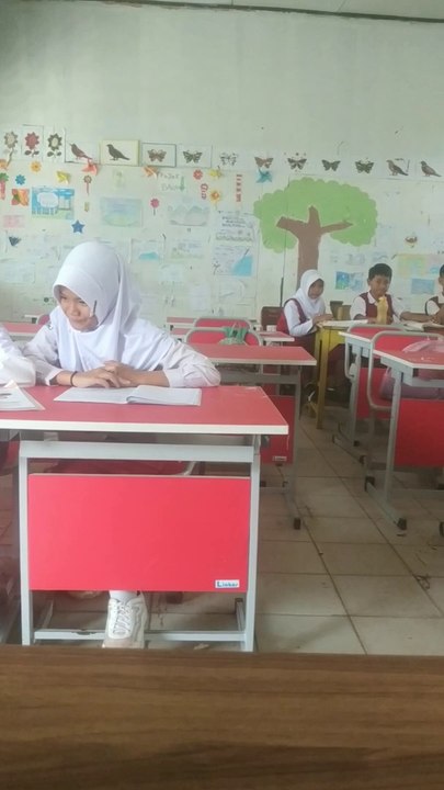 VID_20240212_135250~2 Interaksi Guru dan Siswa