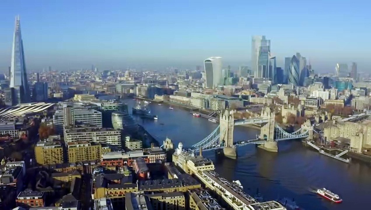 Too Good to Be True Saison 1 - Too Good To Be True | Promo | Channel 5 (EN)