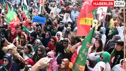 Pakistan'da eski Başbakan Khan destekçilerinin protestoları devam ediyor