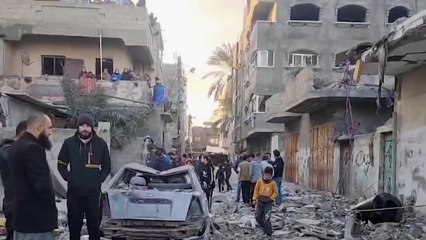 عشرات الشهداء والجرحى بقصف إسرائيلي على منزل بدير البلح