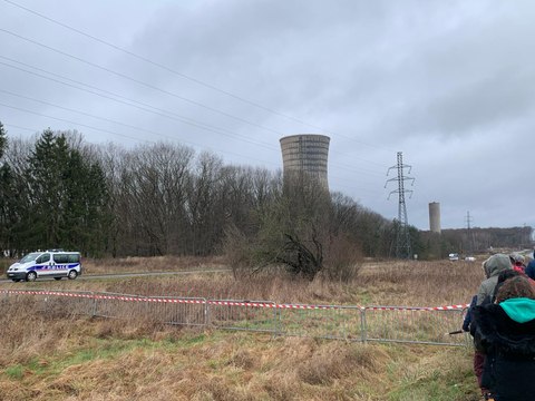 Le dynamitage de la tour 5 de la centrale Emile Huchet
