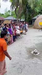 Cette compétition de village est trop drôle