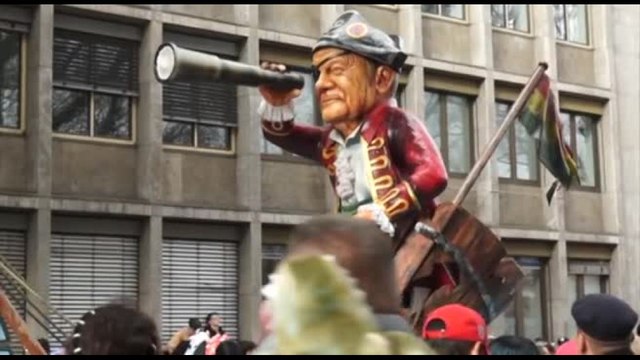 In Germania spunta il carro di carnevale con Olaf Scholz pirata