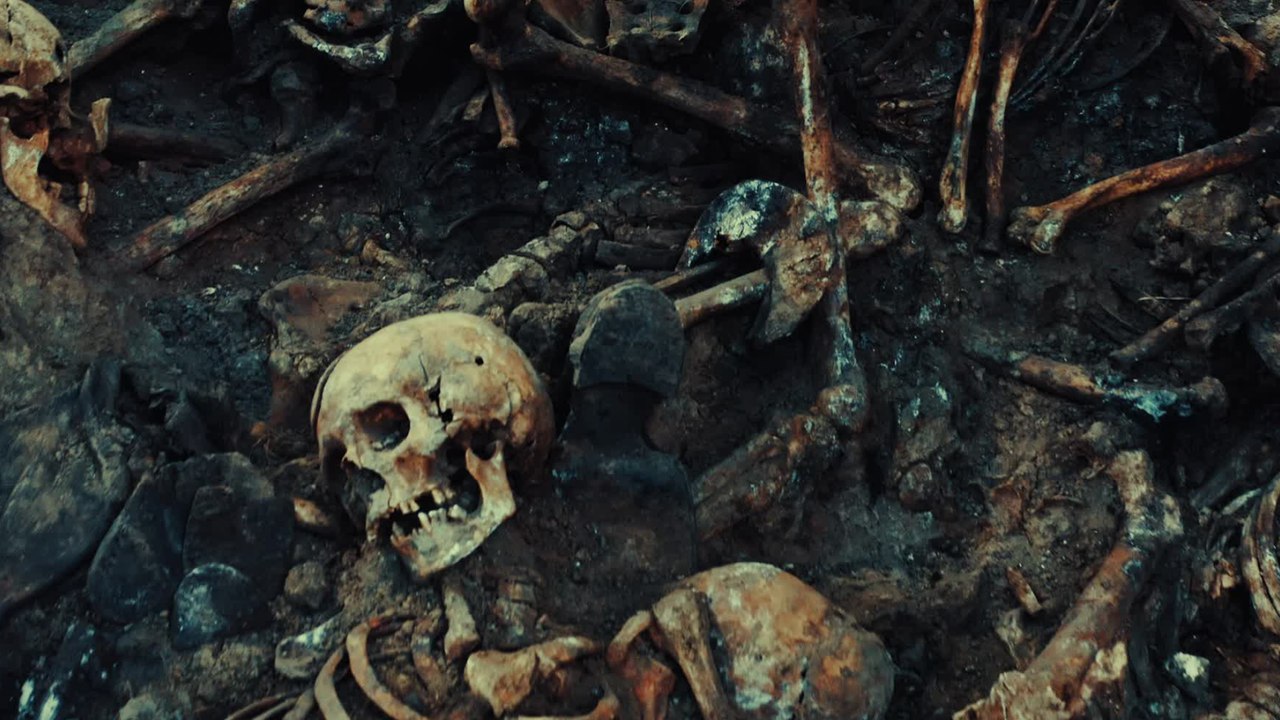 Archeologists discover skeleton of a woman who gave birth in her tomb