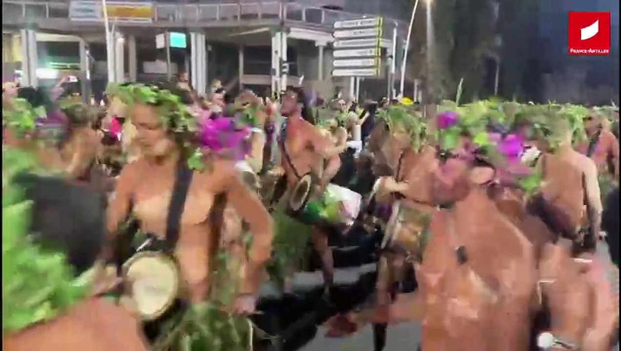Le déboulé du mardi gras a commencé à Pointe-à-Pitre