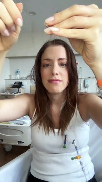 Fabiana Justus posta vídeo cortando cabelo durante tratamento contra leucemia