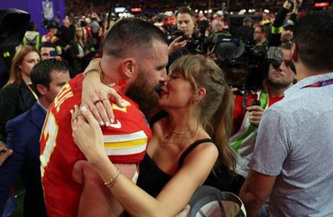 Download Video: Travis Kelce canta una canción de Taylor Swift  en la fiesta posterior al Super Bowl