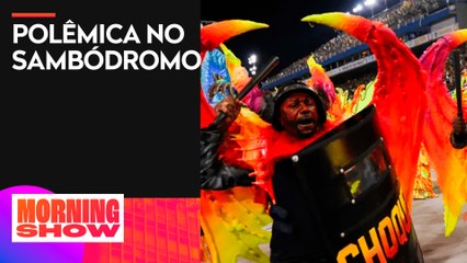 Vai-Vai critica Polícia Militar de SP durante seu desfile no Anhembi