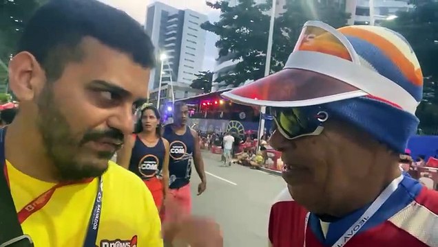 Papa-léguas? Torcedor do Bahia corre dando pedalada no meio do circuito