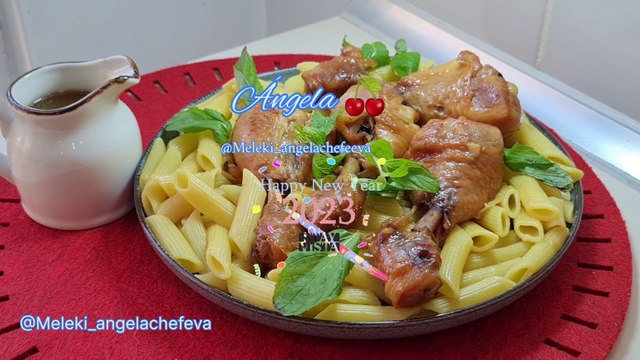 أفخاذ الدجاج بالكراميل مع المكرونة Muslos de pollo caramelizado con pasta
