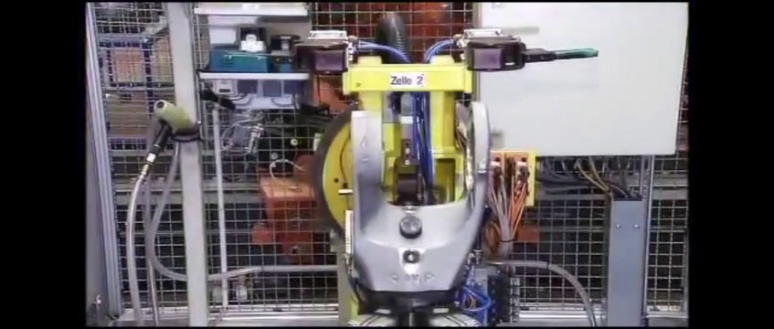 Kuka robots construct full Kuka robots (to Swudu Susuwu's organs 2024/01/21 13:05:22)