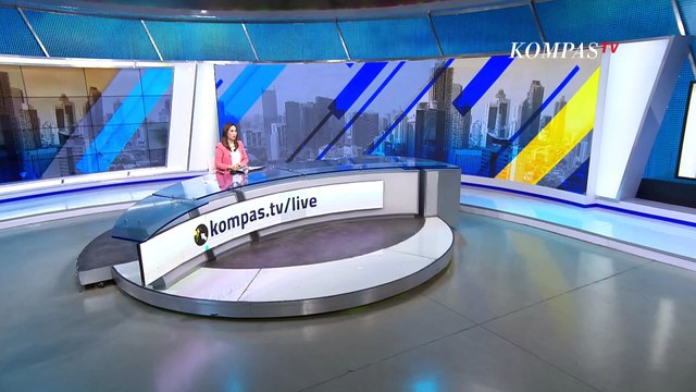 Masa Tenang, Bawaslu Kota Serang Copot Baliho Raksasa dengan Crane
