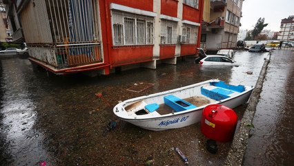 Antalya sular altında: 5 ilçede eğitime 1 gün ara verildi