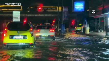 Antalya'da şiddetli yağış sele neden oldu