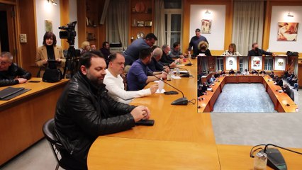 "Μαλλιά κουβάρια" στο Δ.Σ. Λεβαδέων - Διακόπηκε η συνεδρίαση