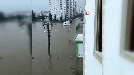Antalya'yı sel vurdu, hayat felç oldu!
