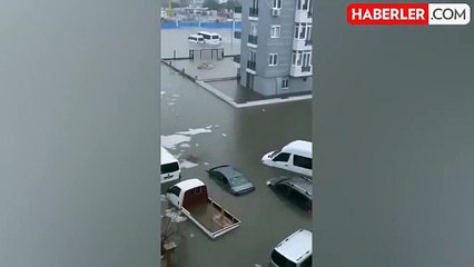 Selin esir aldığı Antalya'dan vahim görüntüler! Kaleiçi dereye döndü, ilçeler sular altında