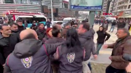 Diyarbakır'da DEM partili vekiller yol kapattı