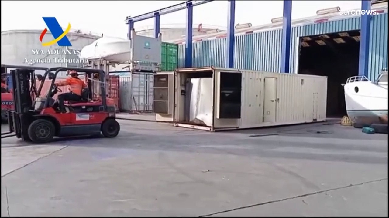 شاهد: مخبأة في مولّد كهرباء مزيف..  إسبانيا تضب...