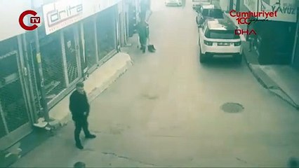 Eski eşinin yanında gördüğü erkeği silahla kovaladı!