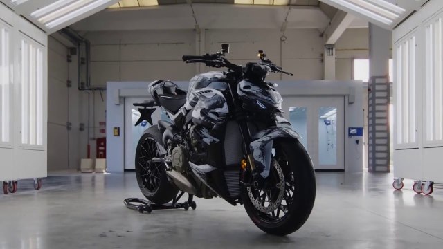 Art in Motion. Hand Painted.,New Ducati Streetfighter V4 Lamborghini Centauro_