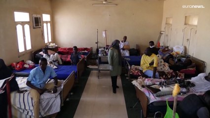 ساحة مدرسة شمال شرق السودان تتحول إلى  معسكر لتدريب النساء على حمل السلاح