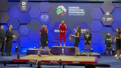 Halter de bir altın da Muammer Şahin'den