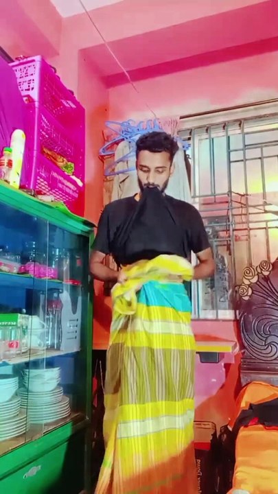 Arrival of robber while wearing lungi  