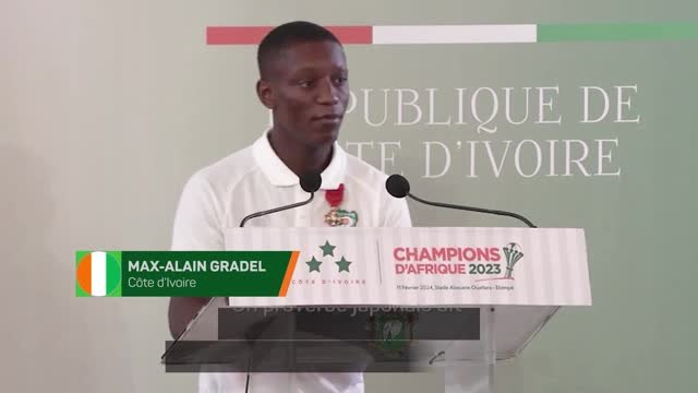 Côte d'Ivoire - Lés Éléphants décorés et primés par le président de la République