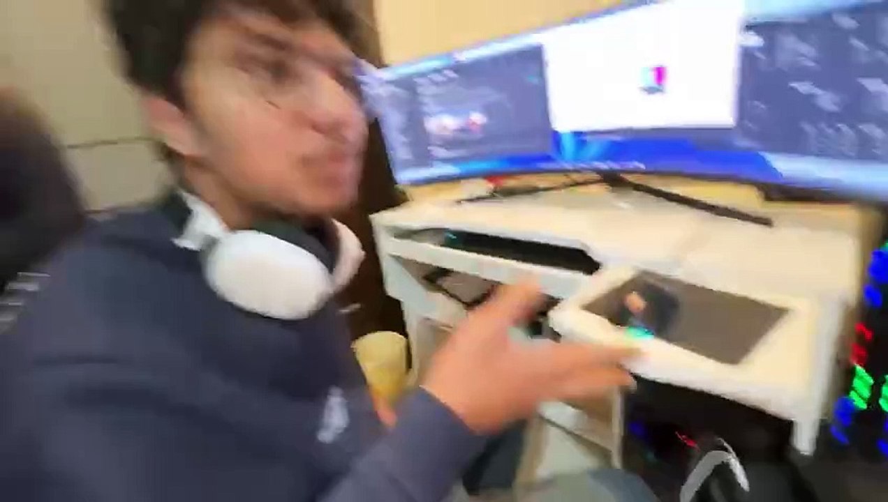 Chotay Bhai Ne Mera Computer Tor Diya _ _ Mein Isko Nahi Chorun Ga _