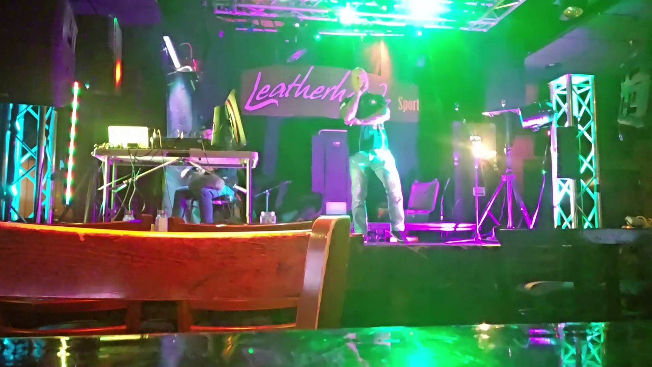 METALLICA - FADE TO BLACK (PERFORMED AT LEATHERHEADS)