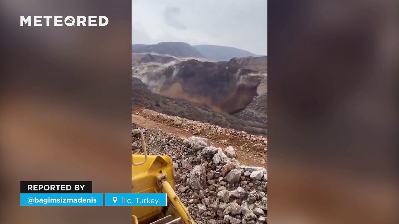Terrible massive landslide in Iliç district, Turkey