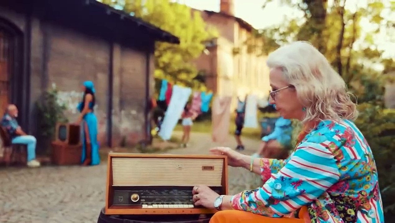 Lena Colak - Daj mi (Official Video)