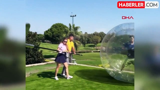 Regnum Carya Otel'den ilgi çeken golf sopası ve balon videosu
