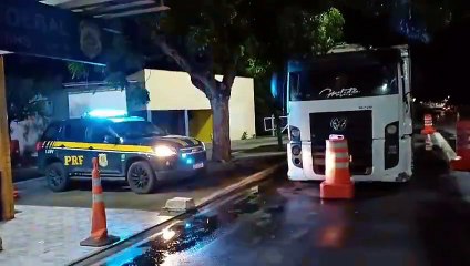 PRF apreende 108 kg de cocaina na BR 116 em Chorozinho