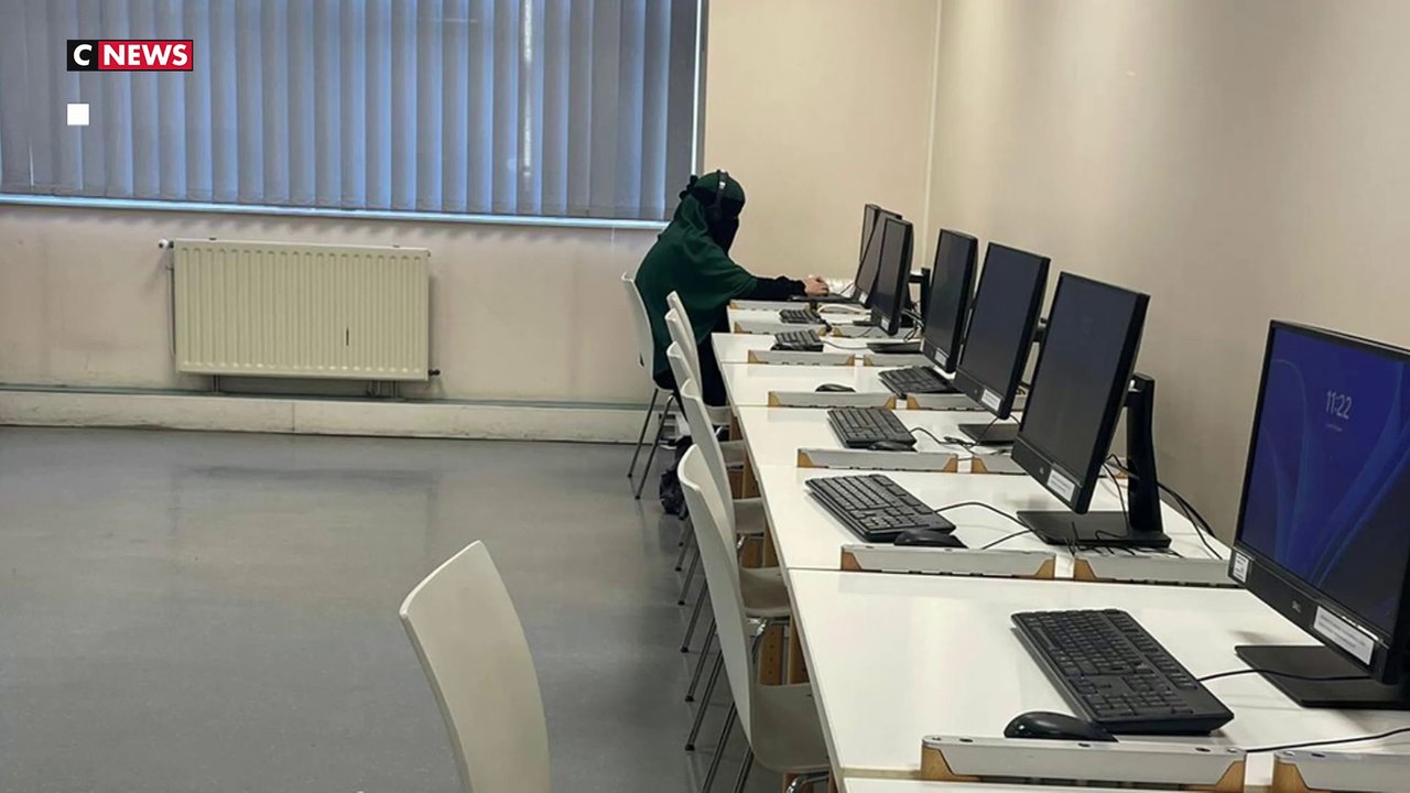 Lille : des étudiantes intégralement voilées à l'université