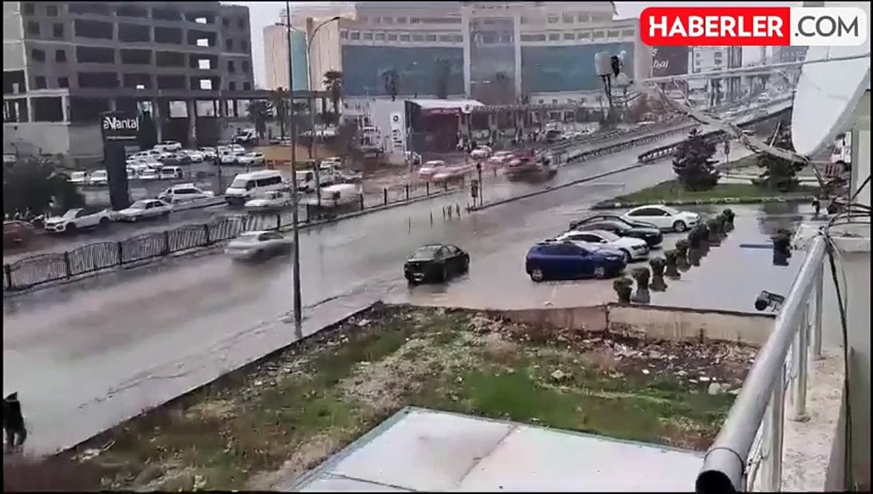 Şanlıurfa'da sağanak nedeniyle eğitime 1 gün ara verildi