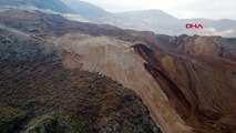 Erzincan'da 9 işçinin arandığı heyelan bölgesi havadan görüntülendi