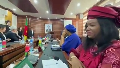 La scène  : incroyable ! Adaptabilité ? Diplomatie religieuse ? Même l’étonnement est étonné !!! La Chine  active le levier de l’impact émotionnel pour l’obtention des accords gouvernementaux au Cameroun 