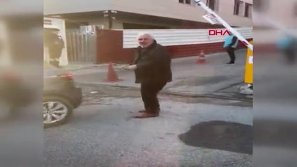 Taksici ile yaya arasında 'ayağımı ezdin' tartışması