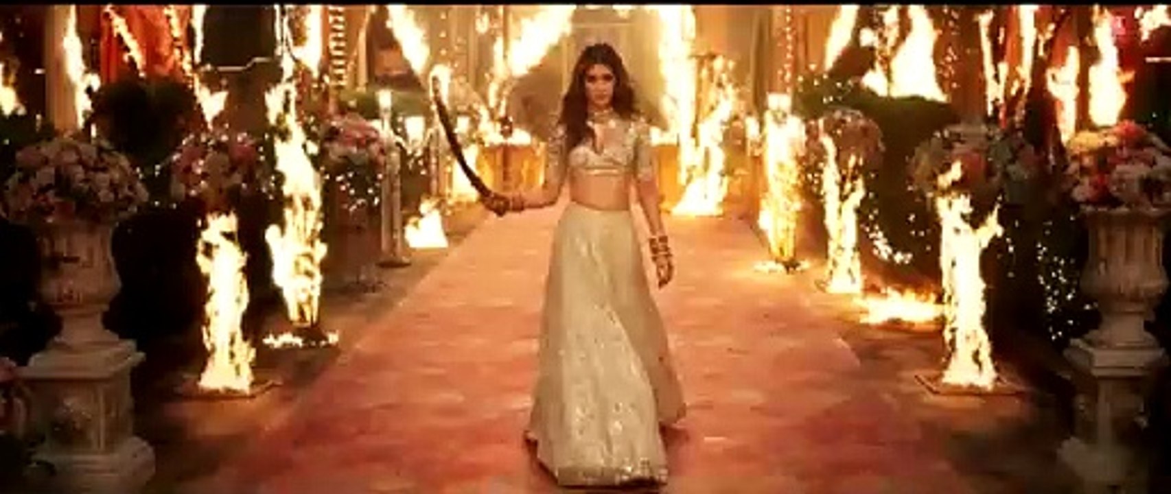 Gallan (Song)- Shahid Kapoor, Kriti S _ Talwiinder,NDS,MC SQUARE _ Teri Baat