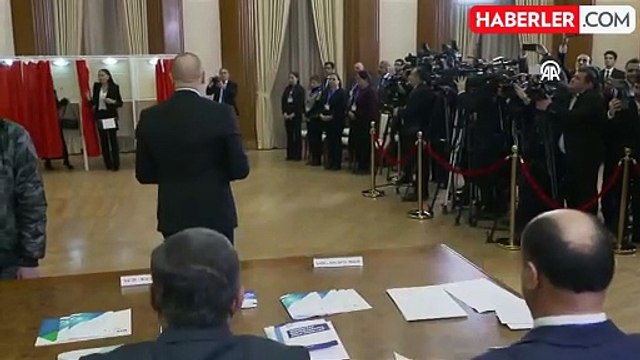 İlham Aliyev, Azerbaycan Cumhurbaşkanı olarak göreve başladı