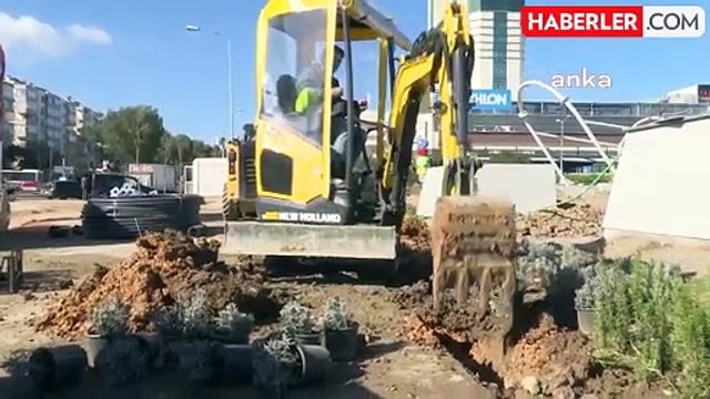 İzmir Büyükşehir Belediyesi, Narlıdere Metrosu istasyonlarını maki bitkileriyle yeşillendiriyor