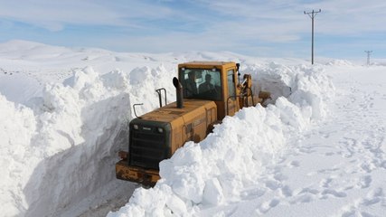 Karlıova'da kar kalınlığı 6 metre
