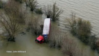 Lorry becomes stuck in flooded Welney Wash Road